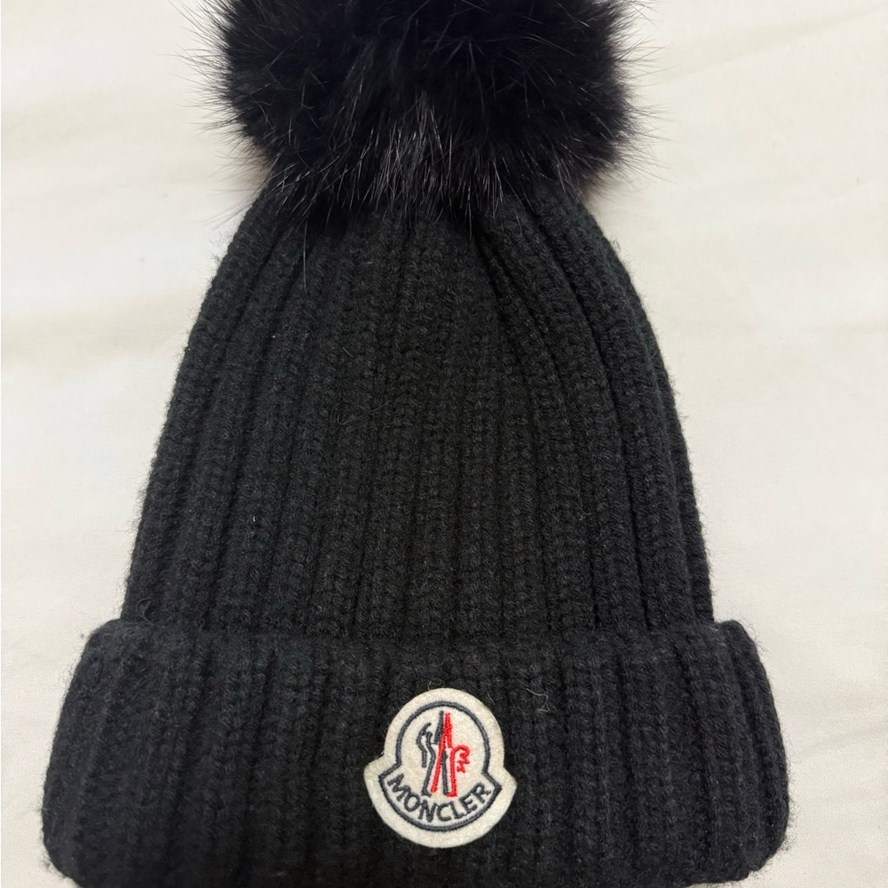 Women's Black Beanie with Pom-Pom